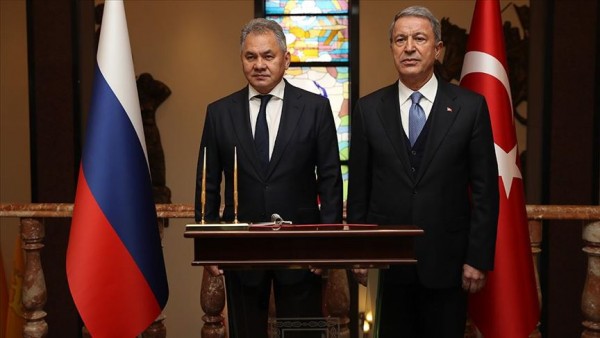 Hulusi Akar Rus Mevkidaşı Sergey Şoygu ile Telefonda Görüştü