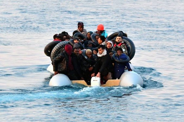 Libya Açıklarında Mülteci Gemisi Battı: 74 Ölü