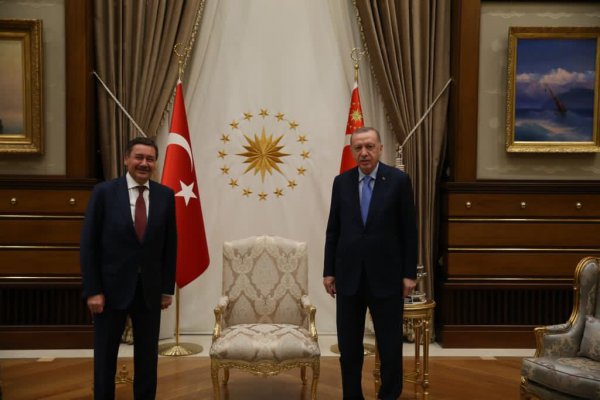 Saray'da Yıllar Sonra Sürpriz Görüşme