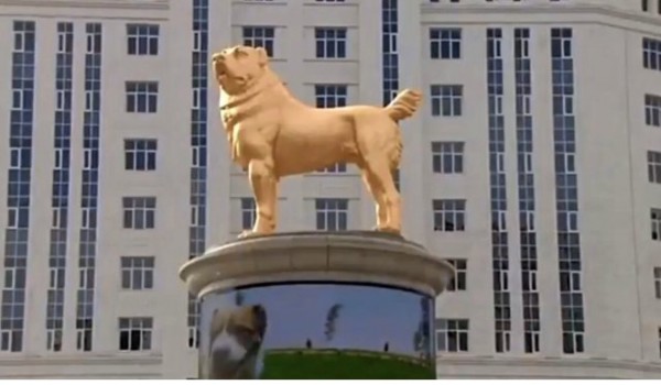 Türkmenistan Cumhurbaşkanı'nın Köpeğinin Heykeli Törenle Açıldı