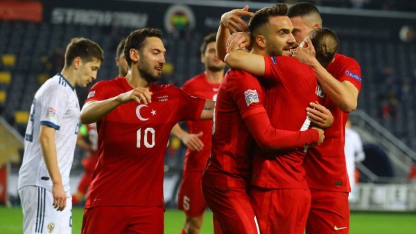 Türkiye 10 Kişi Kalan Rusya'yı 3-2 Yendi