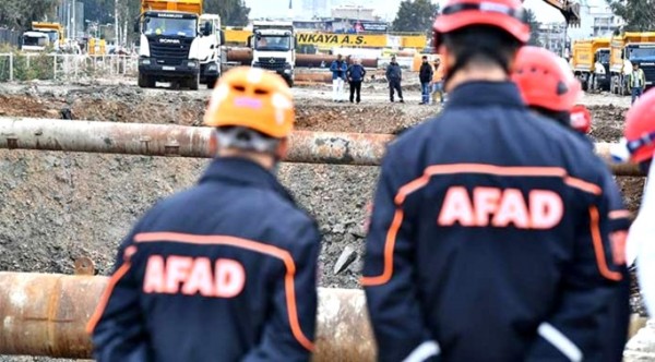 AFAD İzmir'deki Belediye Başkanlarına Konuşma Yasağı Getirdi