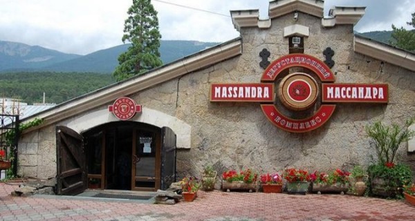 Rus İşgalciler, Kırım'ı Yağmalamaya Devam Ediyor