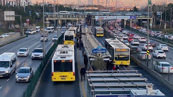 İstanbul'da Toplu Taşımaya Kısıtlama Geliyor