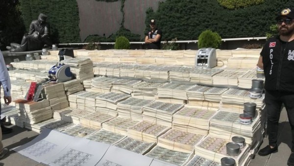 Kocaeli'de Sahte Dolar Basan Şebeke Çökertildi