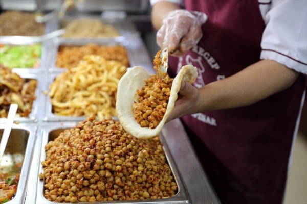 Gaziantep'te Cadde ve Sokaklarda Yemek Yenilmesi Yasaklandı