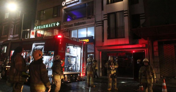 Taksim'de Otel Yangını