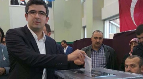 AKP'li Eski Yöneticiye Bir Ayda 710 Bin Liralık Üç İhale