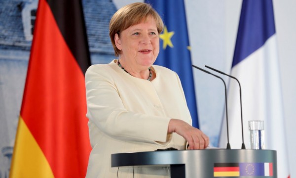 Merkel Salgın Hakkında Konuştu: Tünelin Sonunda Işık Görüyoruz