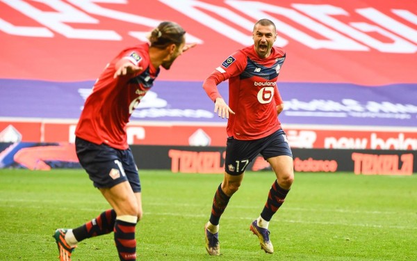 Burak Yılmaz Zlatan Ibrahimovic'in 6 Maçlık Rekorunu Kırdı