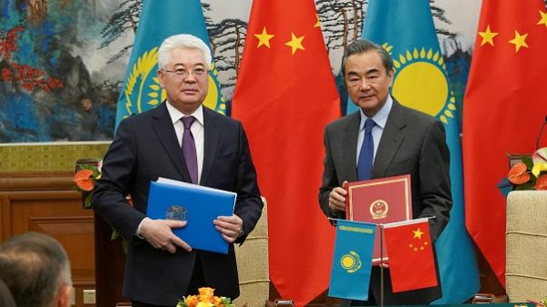 Kazakistan'a Sığınma Talep Eden Doğu Türkistanlı Ülkeye Alınmadı