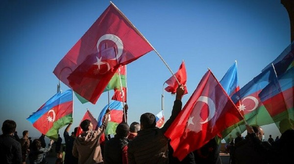 Azerbaycan'da Zafer Günü Kutlamaları Sürüyor