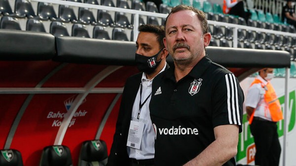 Beşiktaş'ın Yıldız Futbolcusu Disiplinsizlik Nedeniyle Kadro Dışı Kaldı