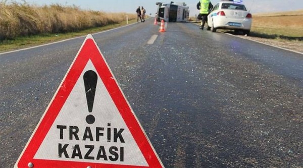 Denizli'de Minibüs Ambulansa Çarptı: 14 Yaralı