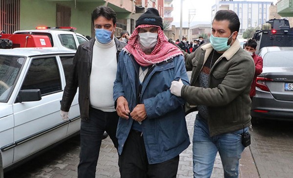 Şanlıurfa'da Suriyeli Terörü: Evi Ateşe Verip, İki Polisi Yaraladılar