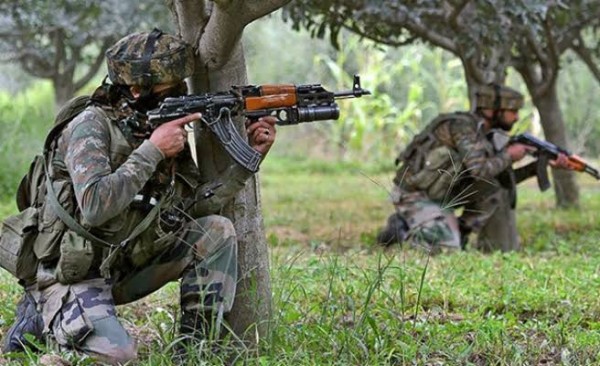 Keşmir'de Çatışma: 2 Pakistan Askeri Hayatını Kaybetti