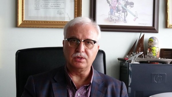 Bilim Kurulu Üyesi Özlü: Oxford Aşısı Yakın Zamanda Gelecek