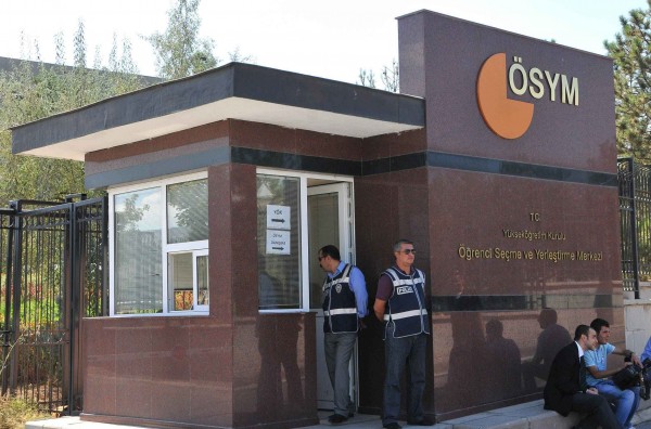 Yoksul Öğrencilere Destek Olan Öğretmenlere ÖSYM Dava Açtı