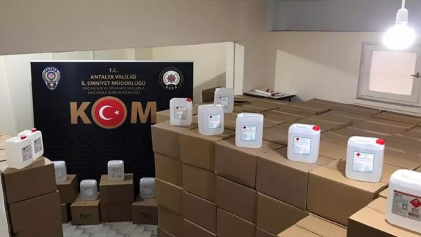Antalya'da 15,5 Ton Kaçak Alkol Ele Geçirildi