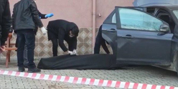 Arkadaşını Öldürüp Kaçan Adam Polisi Görünce Kendini Vurdu