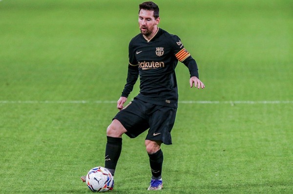 Messi Pele'nin Rekorunu Kırdı