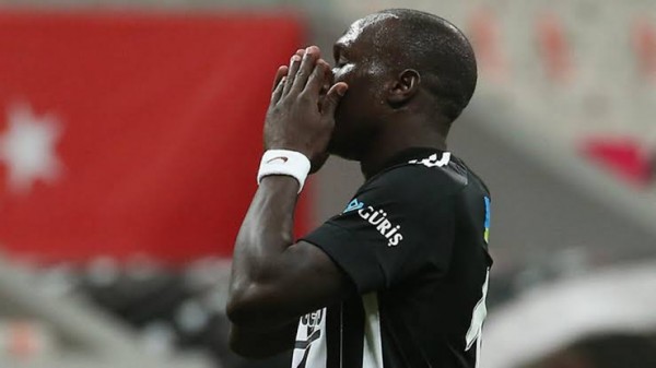 Beşiktaşlı Futbolcu Aboubakar'ın Annesi Hayatını Kaybetti