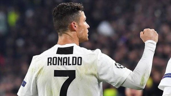 Cristiano Ronaldo Yüzyılın Futbolcusu Seçildi