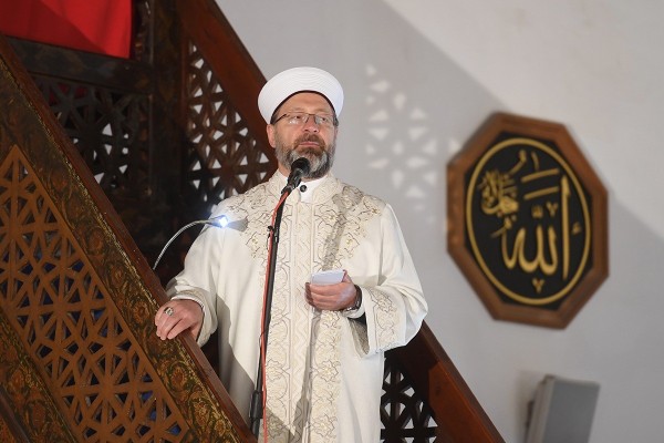 Diyanet İşleri Başkanı Erbaş: Sosyal Medyayı Aktif Kullanalım