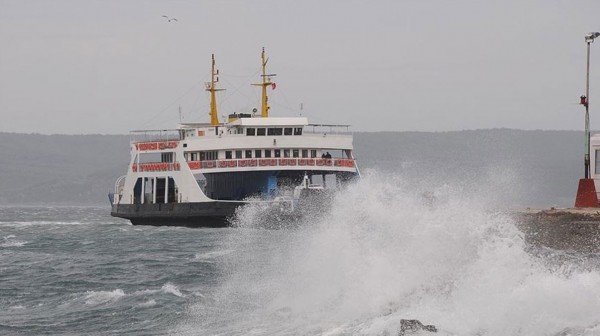 Gökçeada ve Bozcada'da Bazı Feribot Seferleri İptal Edildi