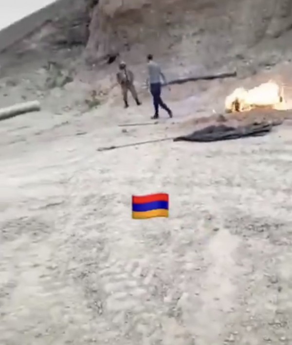 Ermeniler Azerbaycan Askerinin Naaşını Yaktı