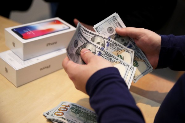 Yurt Dışından Getirilen Telefon Harcı Belirlendi; 6 Yılda 15 Kat Arttı!