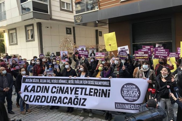 Kadın Cinayetlerini Protesto Eden Kadınlar Gözaltına Alındı 