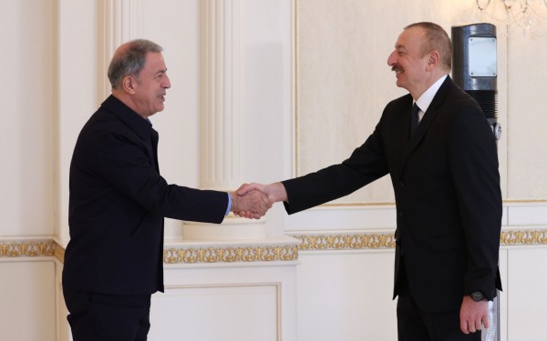 Hulusi Akar İlham Aliyev'le Görüştü