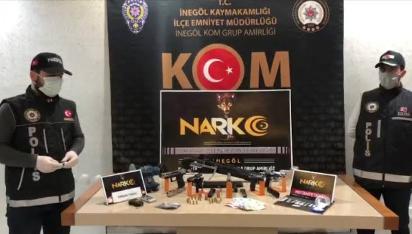 Bursa'da Uyuşturucu ve Silah Kaçakçılığı Operasyonu: 4 Kişi Tutuklandı