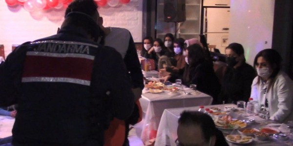 Silivri'de Yılbaşı Partisi Verilen Villaya Jandarma Baskını