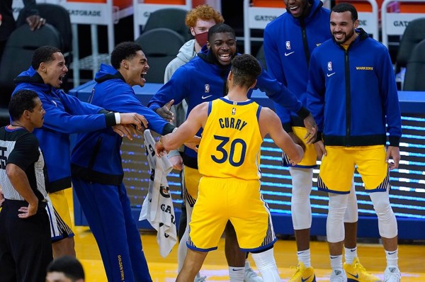 Stephen Curry'den Kariyer Rekoru