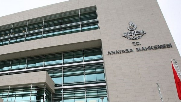 Anayasa Mahkemesi Çıplak Aramaya Hak İhlali Kararı Verdi