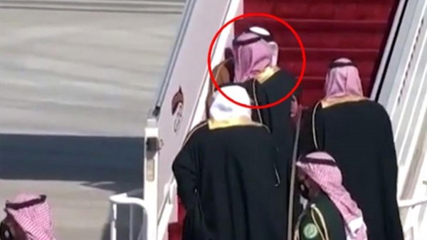 Körfez'de Tarihi Kucaklaşma: Katar Emiri'nin Uçağı Suudi Arabistan'a İndi