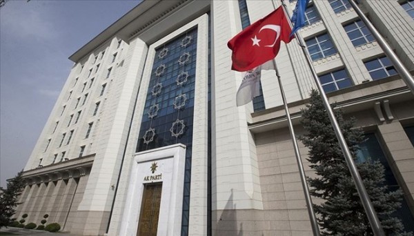 AKP Üç İsim Hakkında Suç Duyurusunda Bulunacak