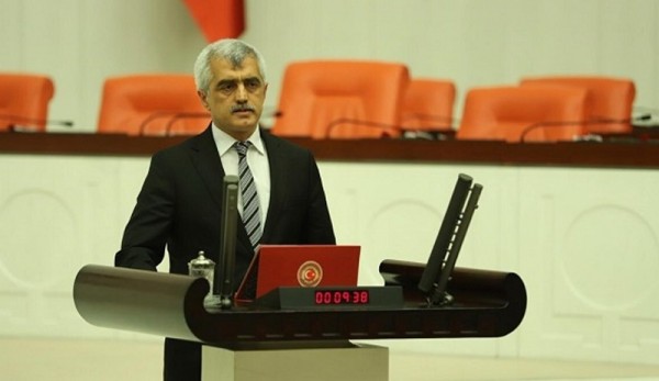 Ömer Faruk Gergerlioğlu: Öğrenciler Çıplak Aramaya Tabi Tutuldu