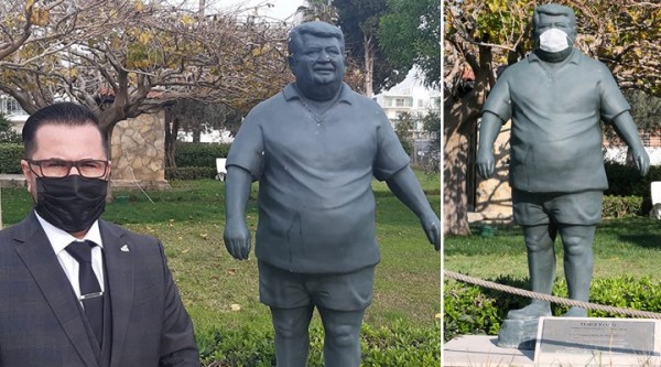 Turgut Özal'ın Heykeline Maske Takıldı