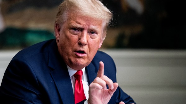 Trump'a Yakın İsimler İstifa Ediyor!