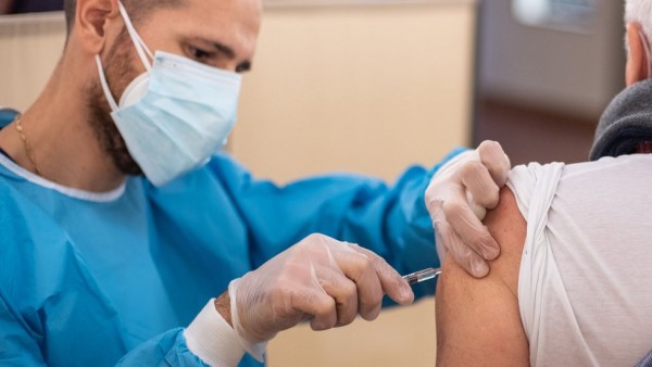 Avrupa'da Milyonlarca Kişi Aşılandı Türkiye Henüz Başlayamadı