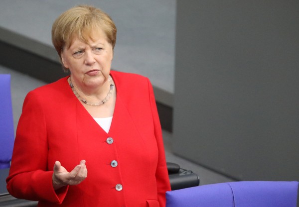 Merkel, Trump'ın Sosyal Medya Hesaplarının Kapatılmasını Değerlendirdi