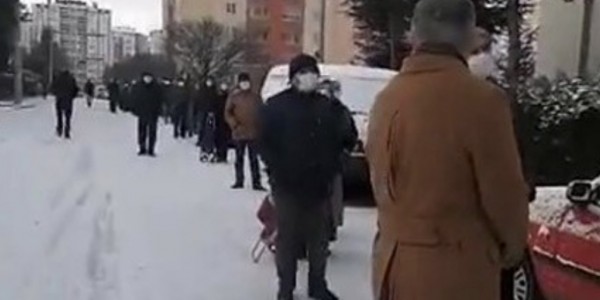 Eksi 4 Derece Havada Ucuz Elma Kuyruğu