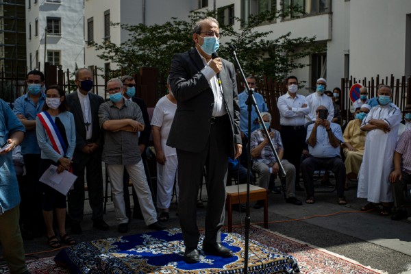 Fransa İslam Konseyi Siyasal İslam’ı Reddeden Tüzüğü Kabul Etti
