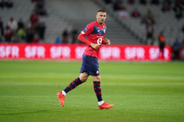 Burak Yılmaz'dan Mesut Özil'e Milli Takım Göndermesi