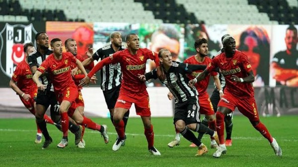 Beşiktaş Ligin İlk Yarısını Lider Kapattı: 2-1