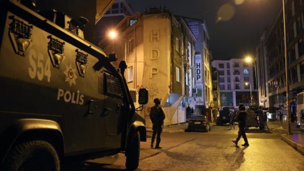 HDP Binasına Gece Yarısı Baskını