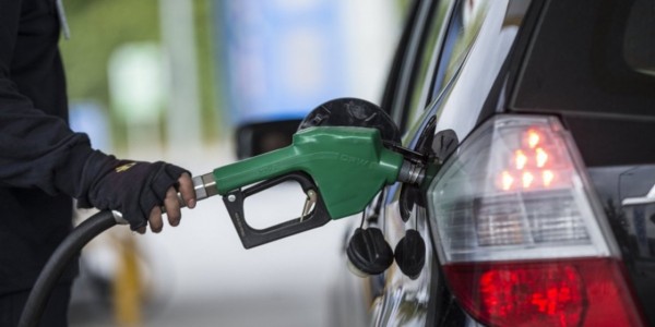 Benzine Bir Zam Daha Geldi